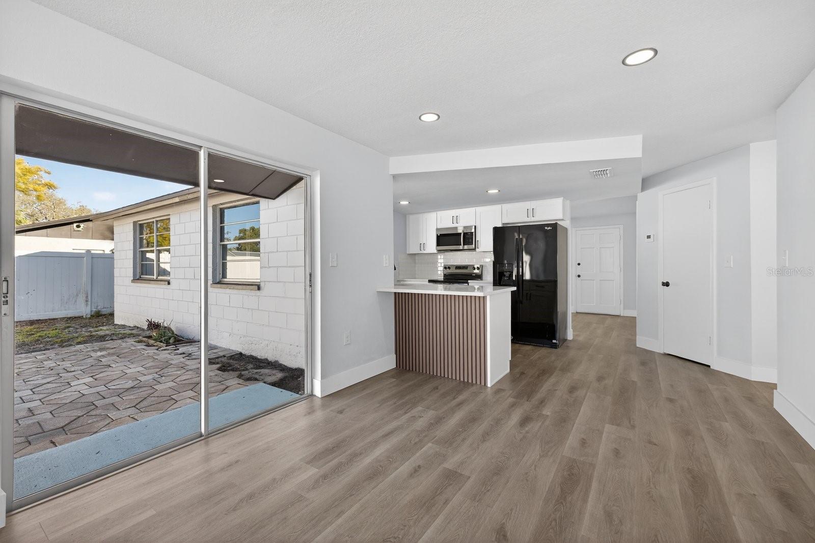 EMBASSY HILLS - Residential