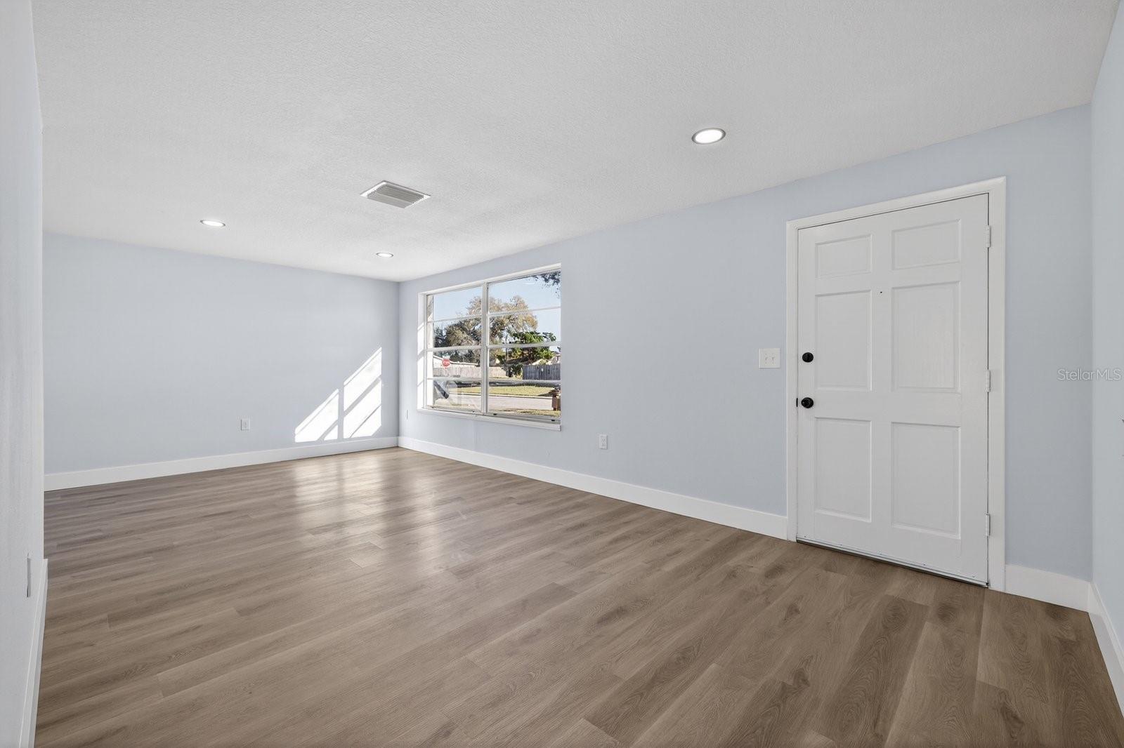 EMBASSY HILLS - Residential