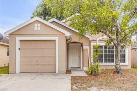Photo of 5546 Regal Oak Circle, Orlando, FL 32810 (MLS # V4949245)