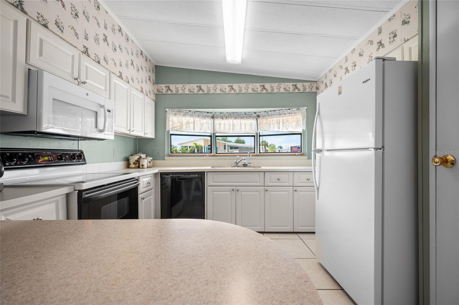 LEMON BAY ISLES PH 02 - Residential