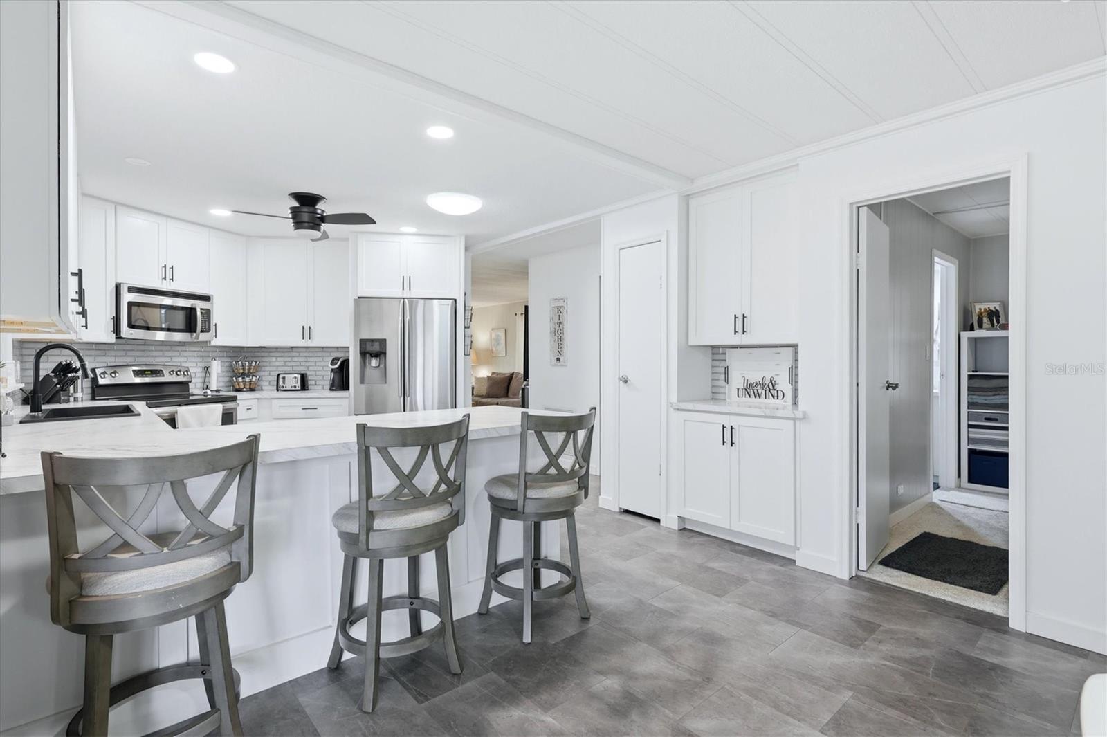 SHADOW BROOK MOBILE HOME - Residential