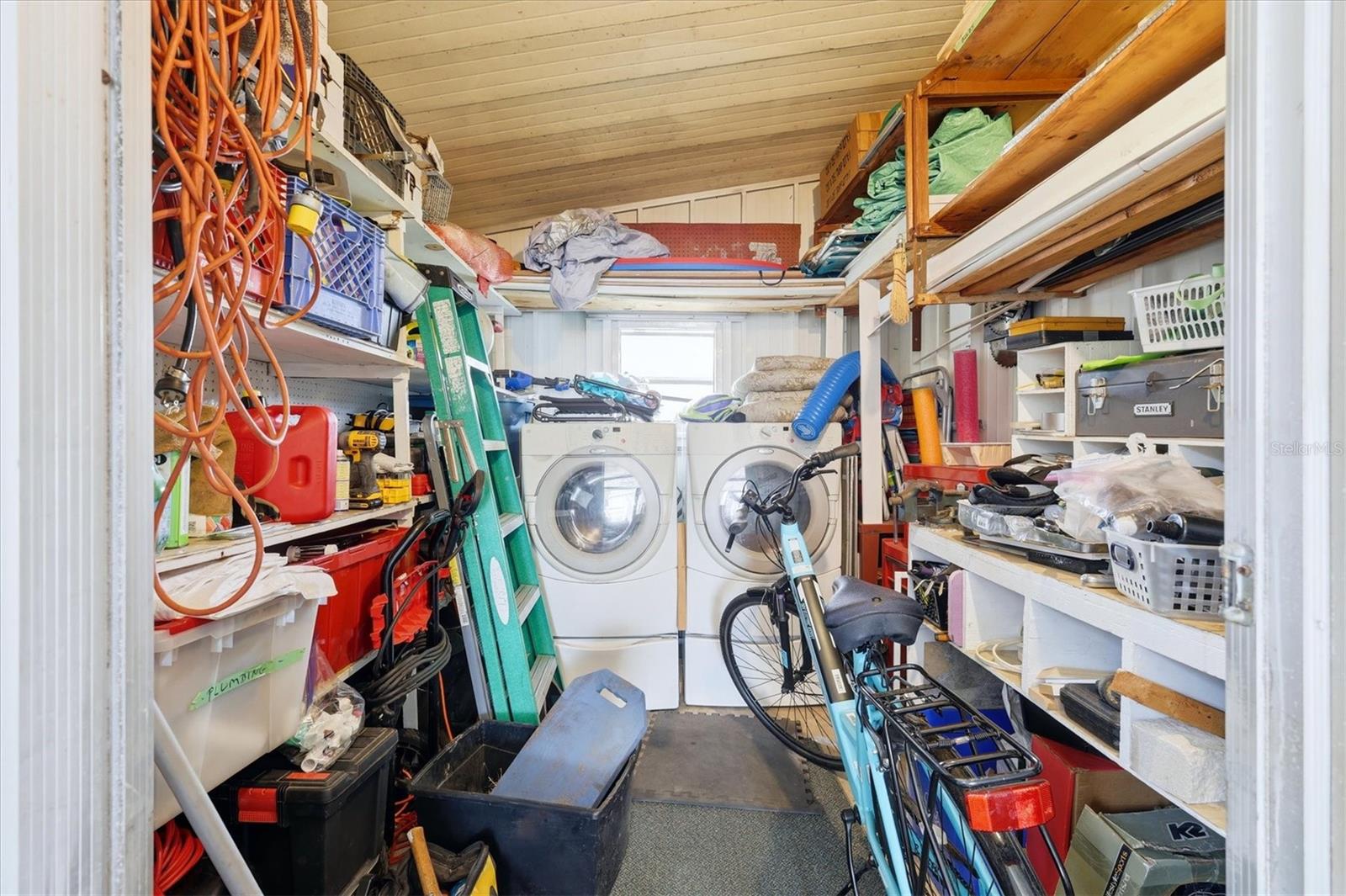 SHADOW BROOK MOBILE HOME - Residential