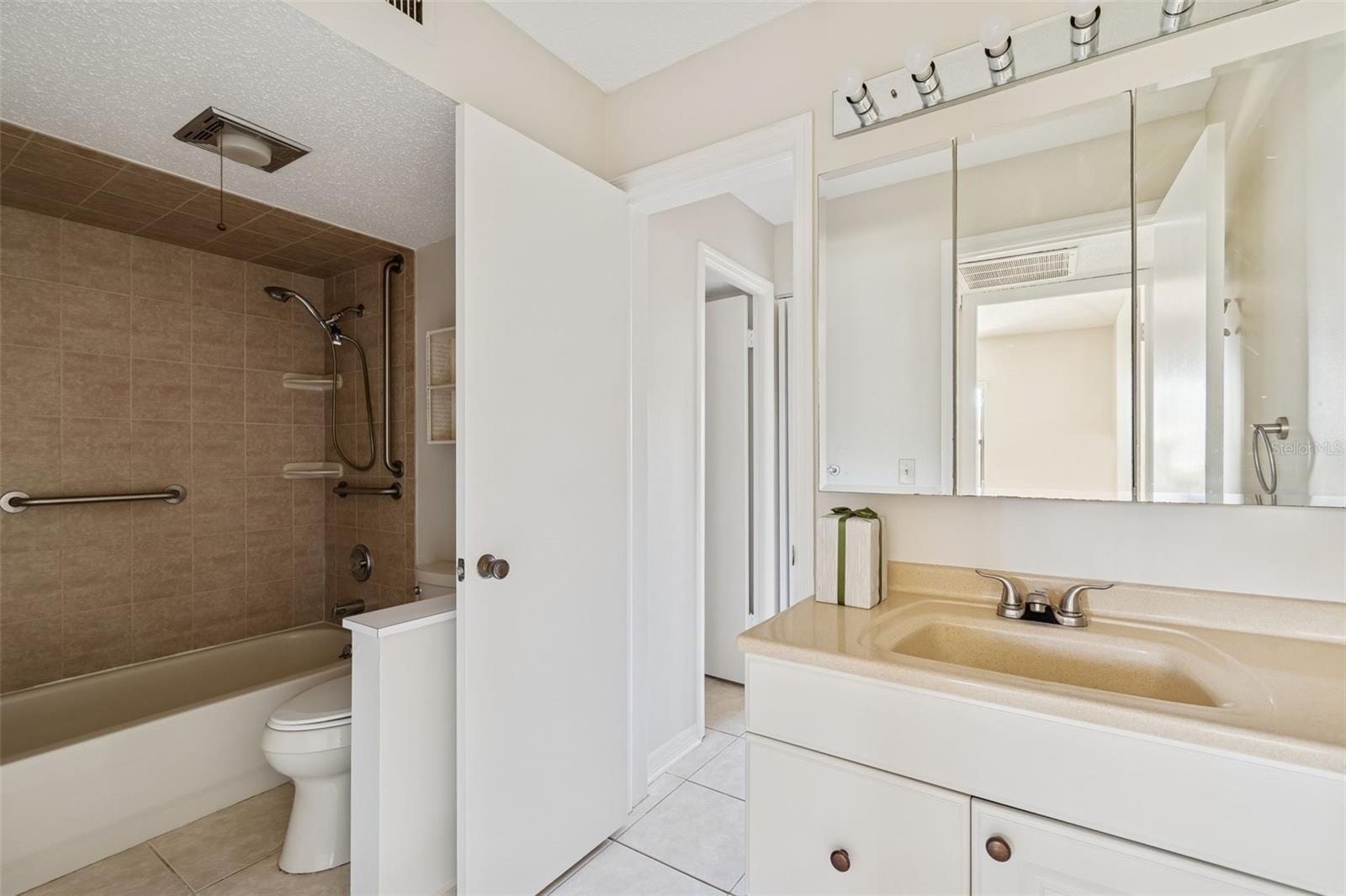 MISSION HILLS CONDO - Residential