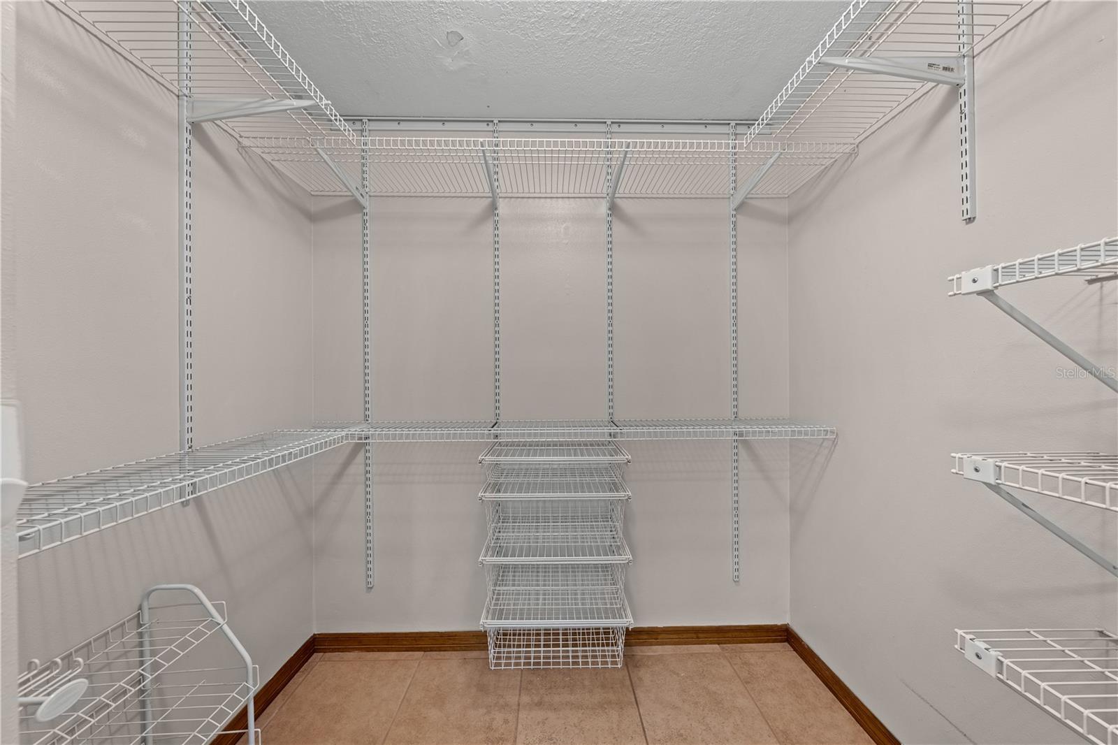 EAST LAKE ESTATES - Residential