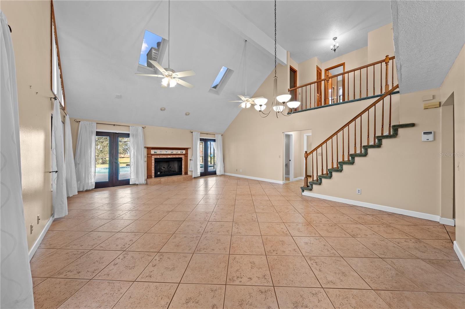 EAST LAKE ESTATES - Residential