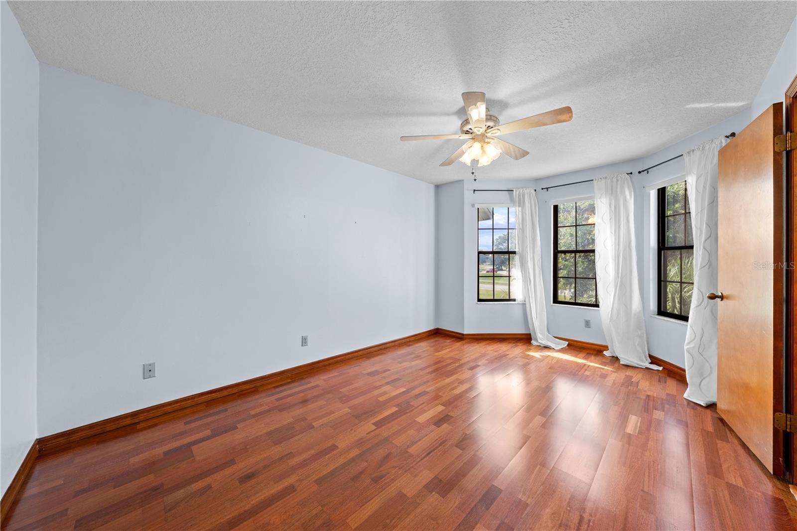 EAST LAKE ESTATES - Residential