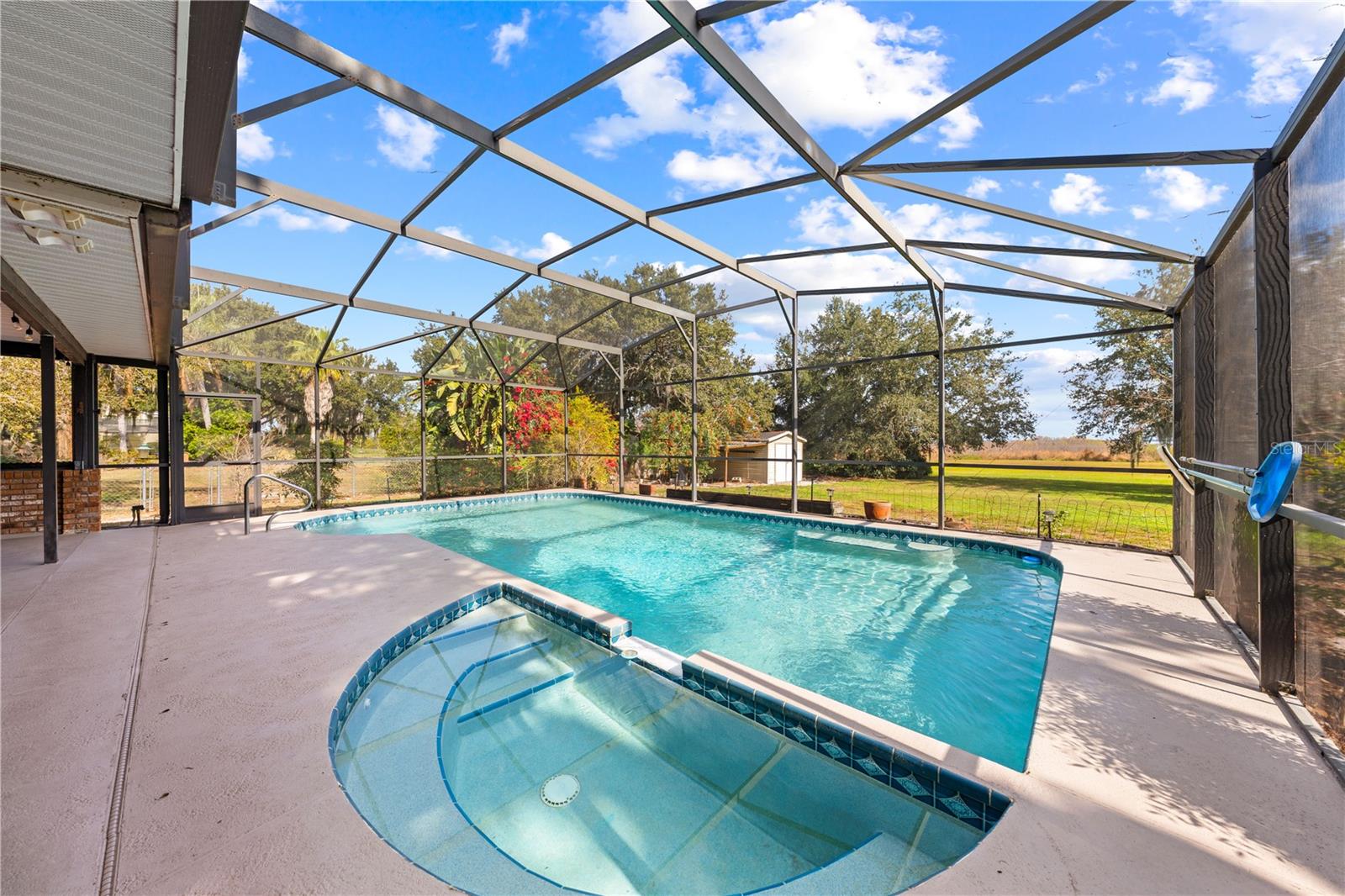 EAST LAKE ESTATES - Residential