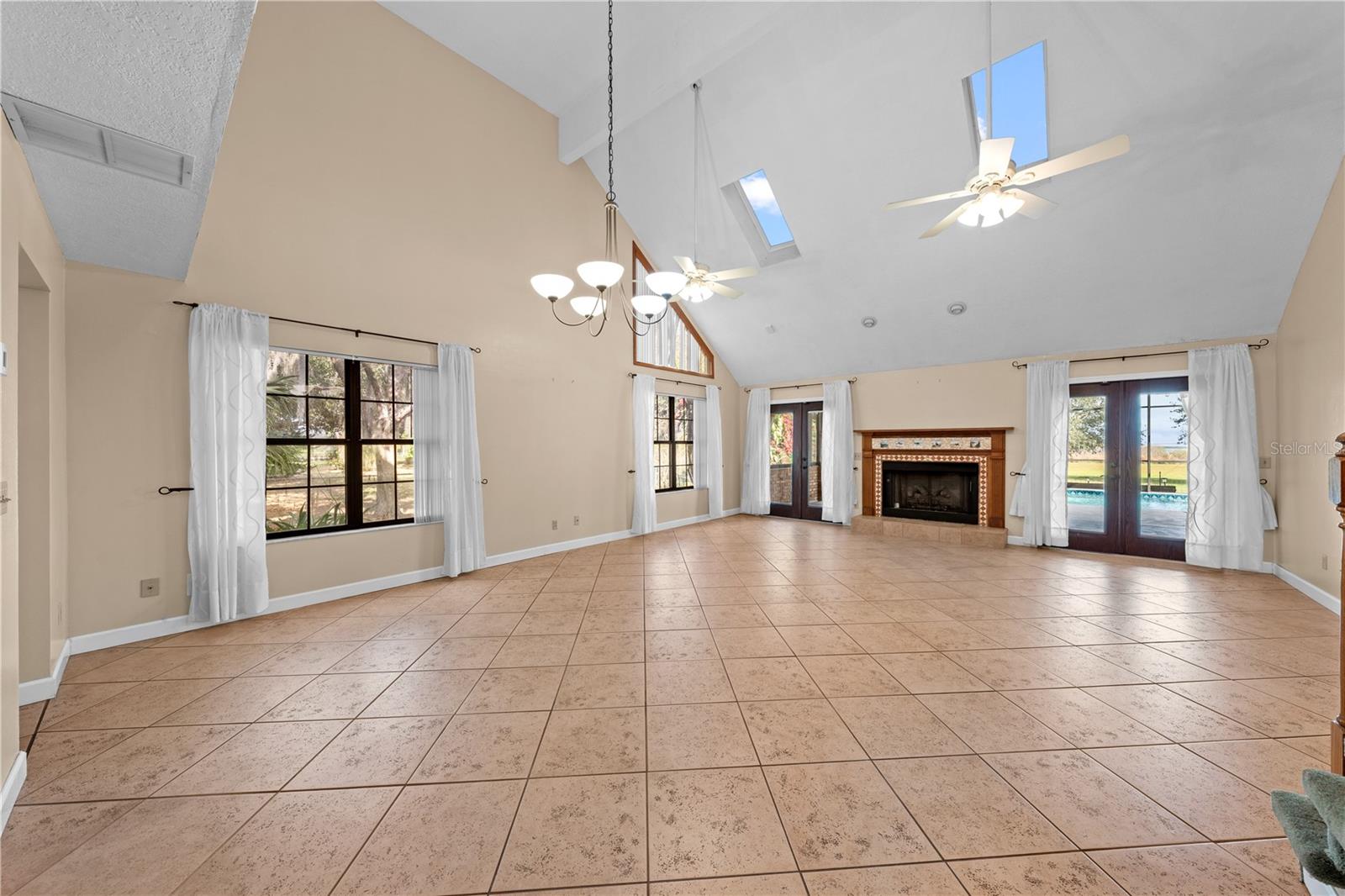 EAST LAKE ESTATES - Residential