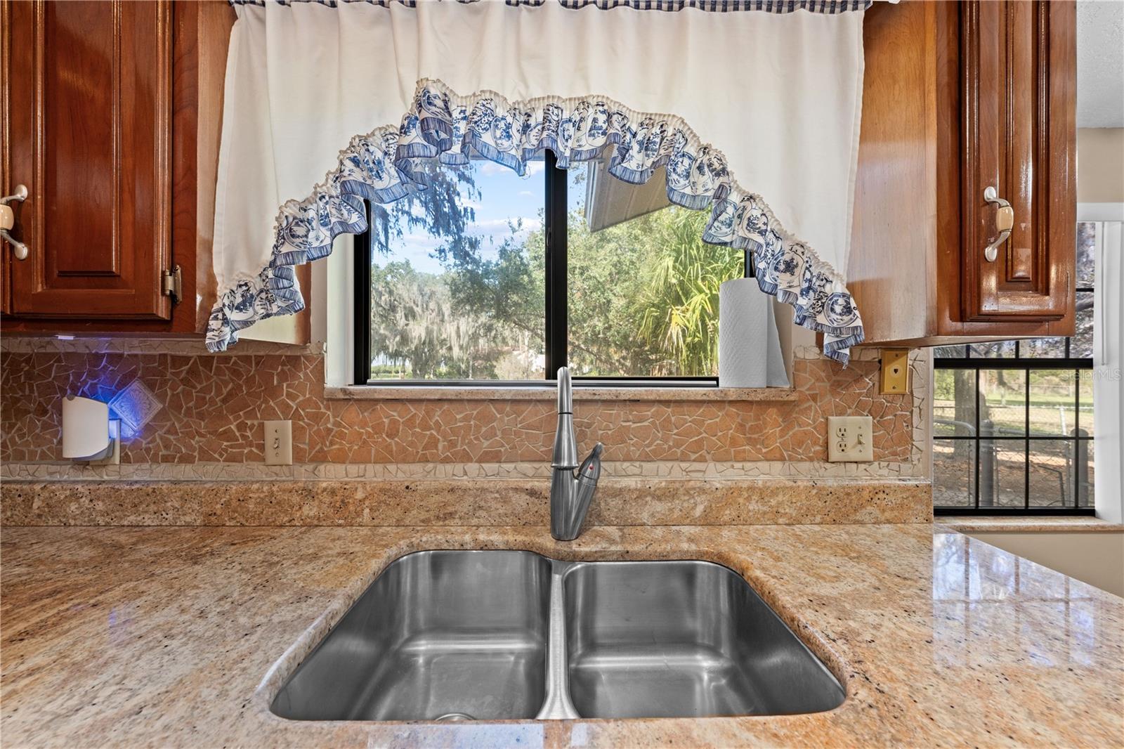 EAST LAKE ESTATES - Residential