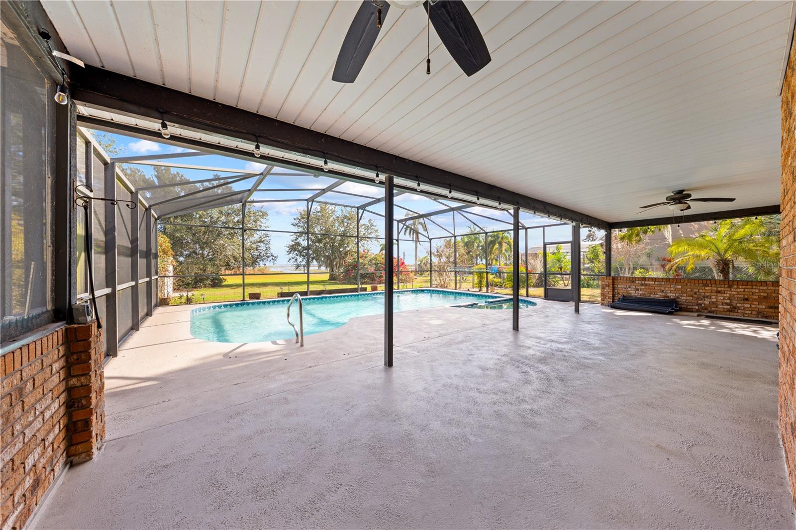 EAST LAKE ESTATES - Residential