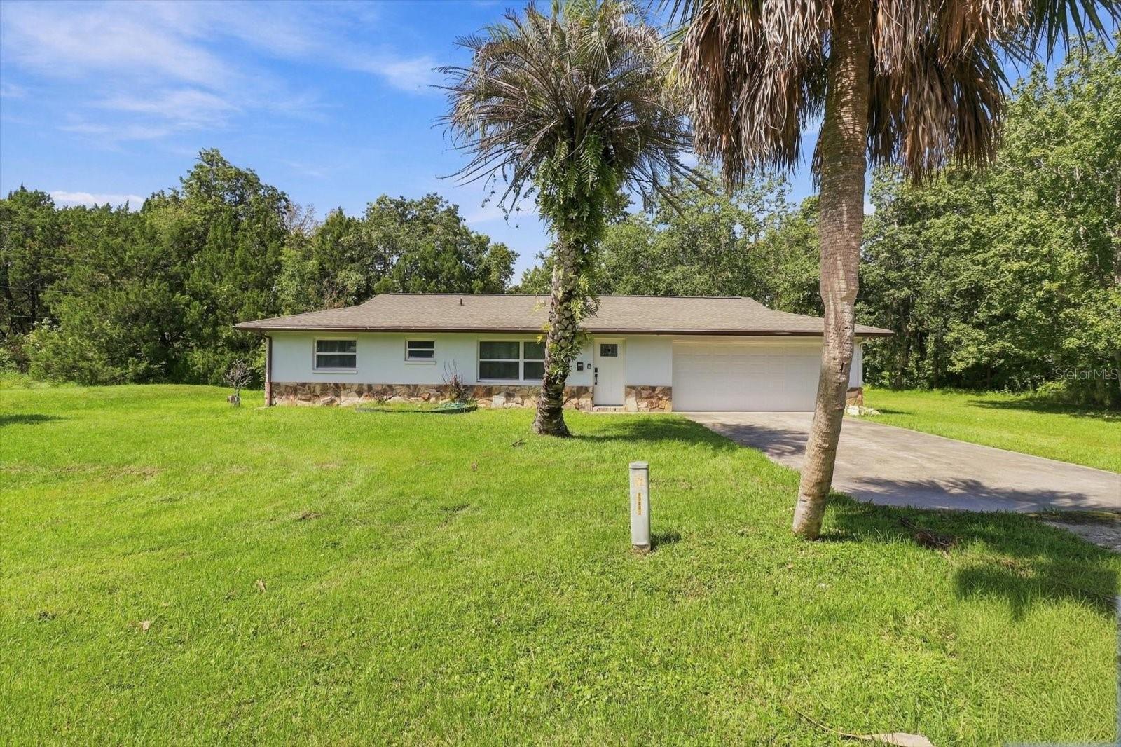 1040 N FAN PALM POINT