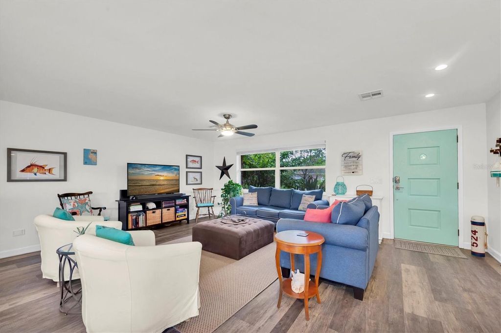 Photo of 126 SE Madison Circle N, St Petersburg, FL 33703 (MLS # TB8432103)