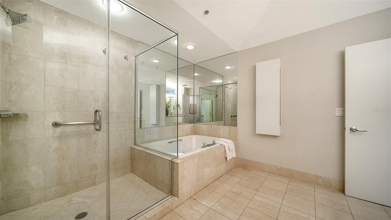 GRAND BAY 2 - Residential