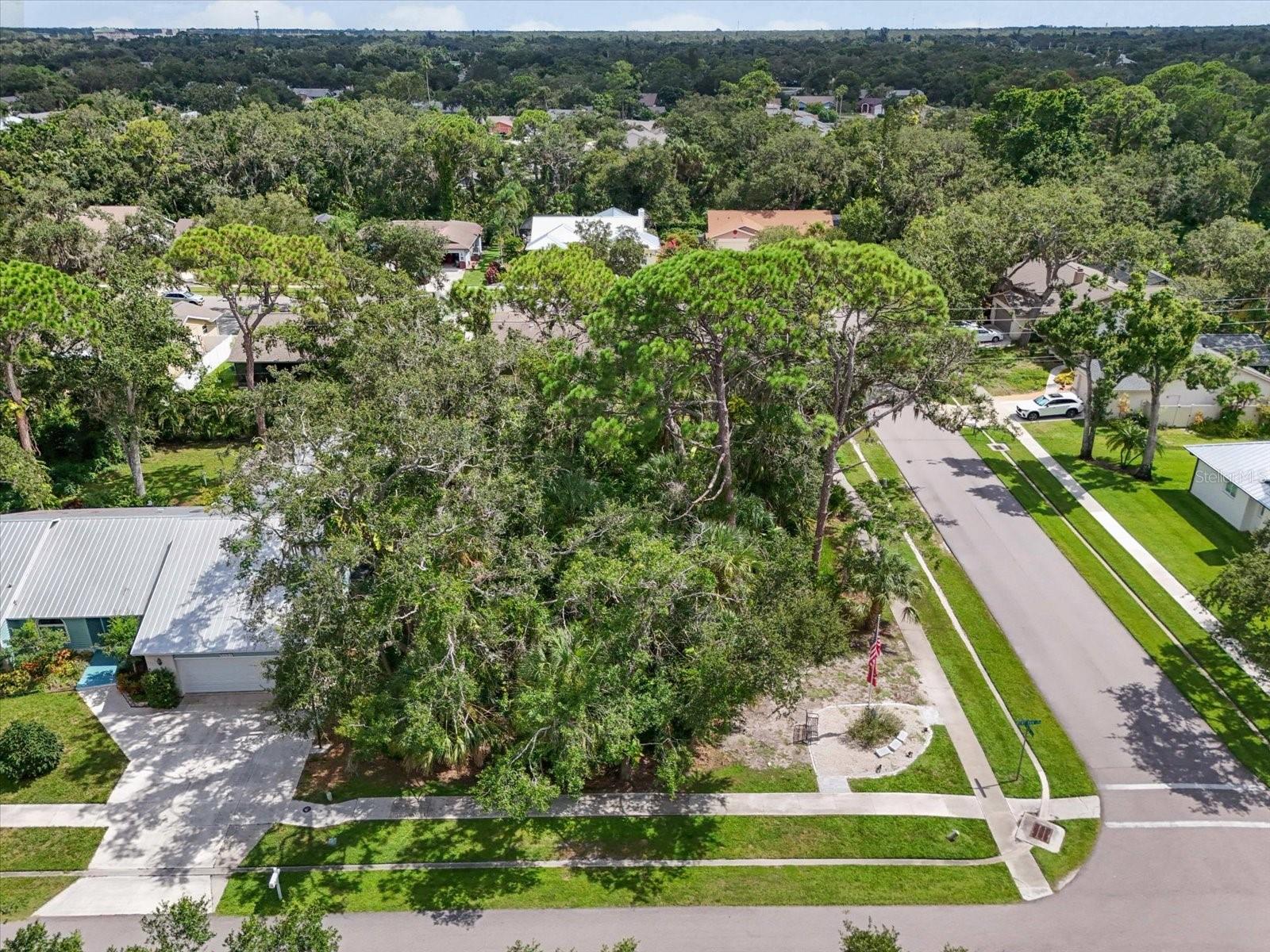 COLONIAL OAKS - Land