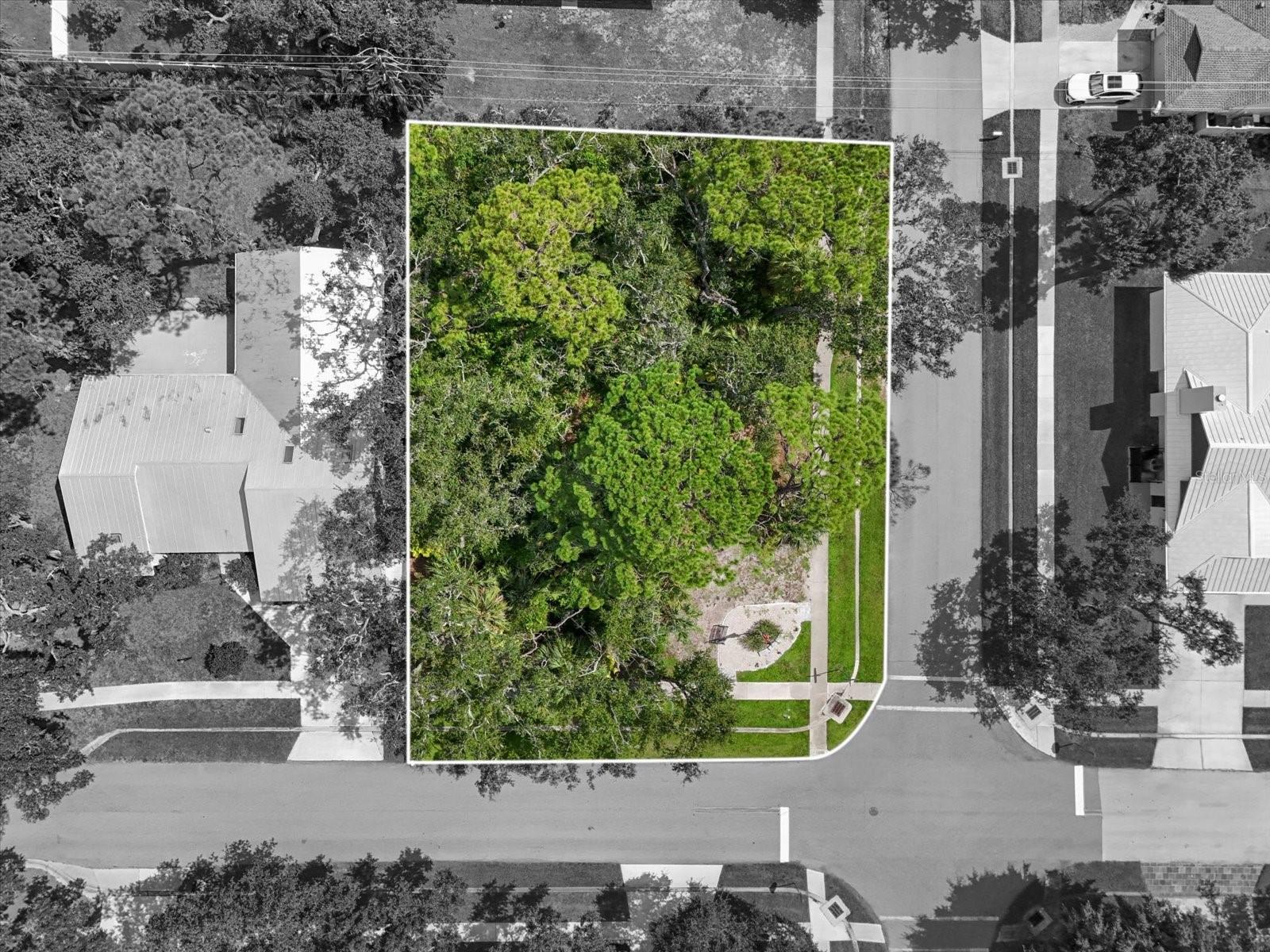 COLONIAL OAKS - Land