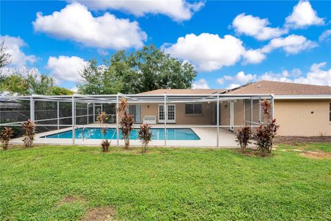 A home in WINTER HAVEN