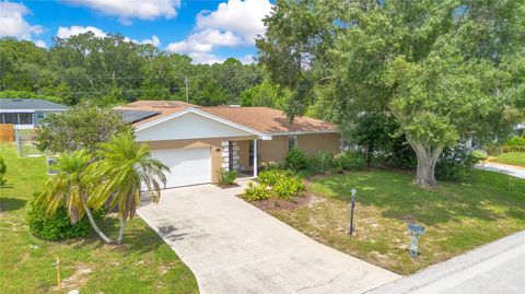 A home in WINTER HAVEN