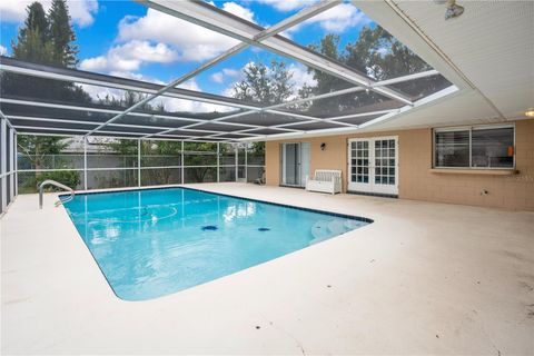 A home in WINTER HAVEN