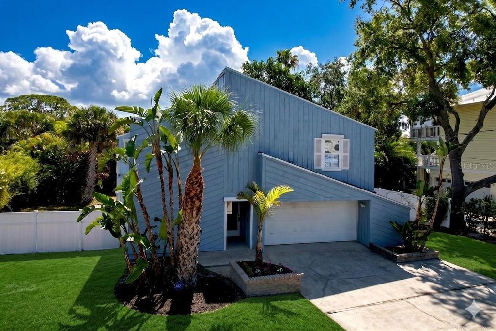 Photo of 105 Peterson Lane, Palm Harbor, FL 34683 (MLS # TB8501897)