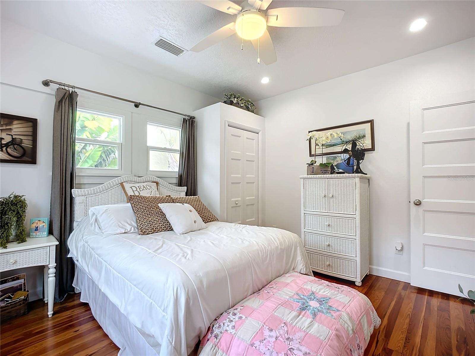 FINNEGANS NEW SMYRNA - Residential