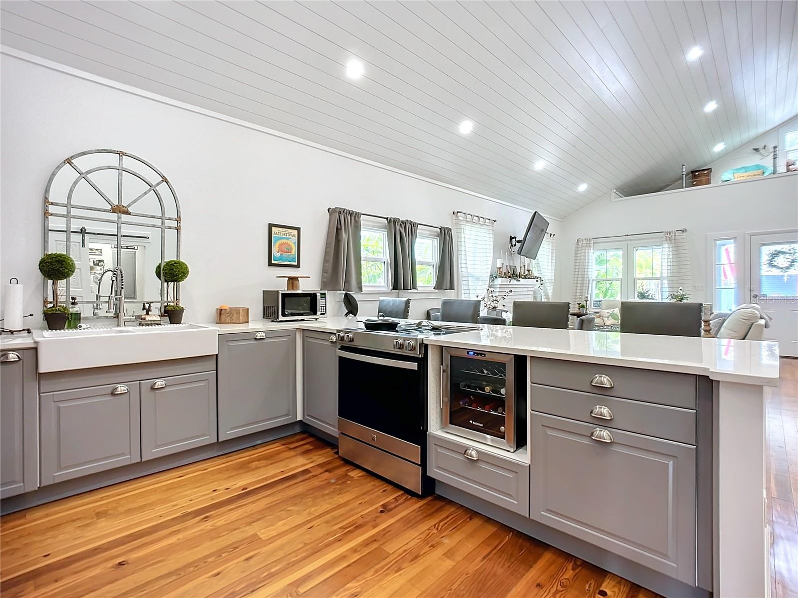 FINNEGANS NEW SMYRNA - Residential