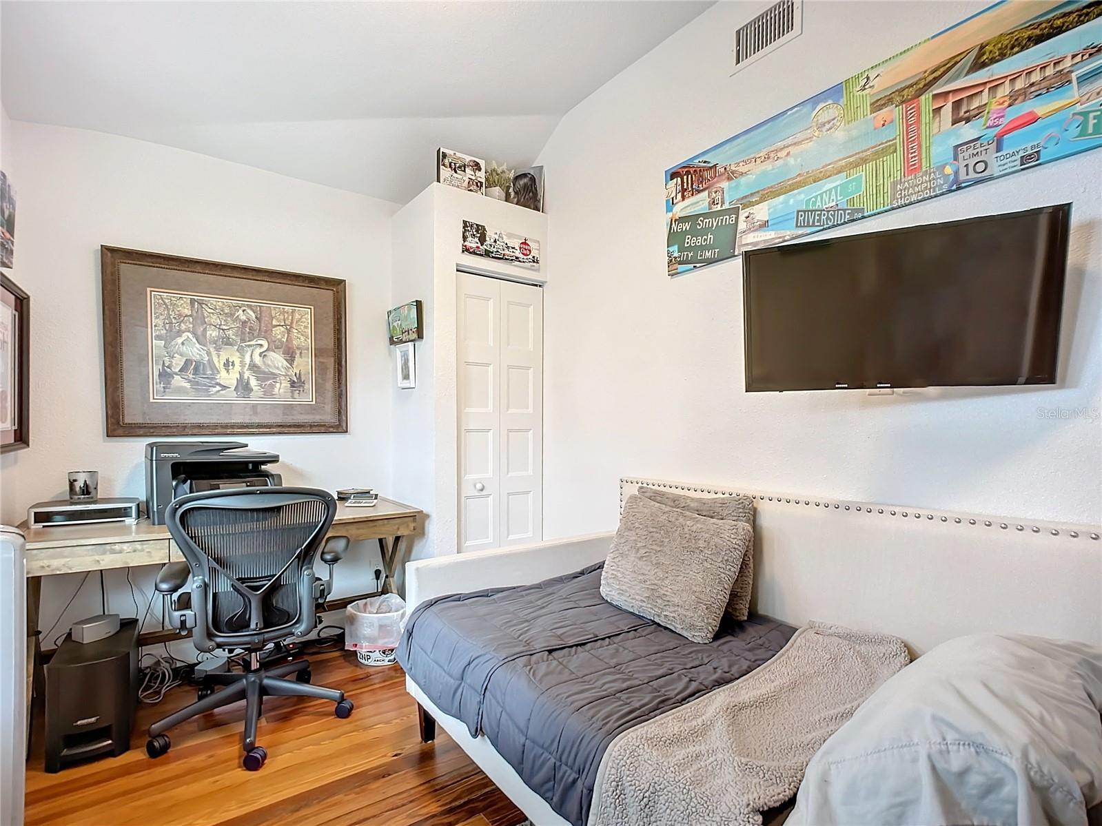 FINNEGANS NEW SMYRNA - Residential