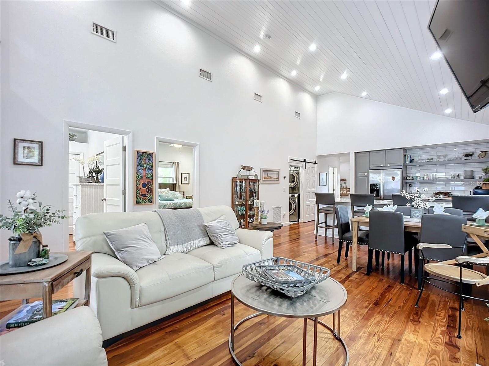 FINNEGANS NEW SMYRNA - Residential