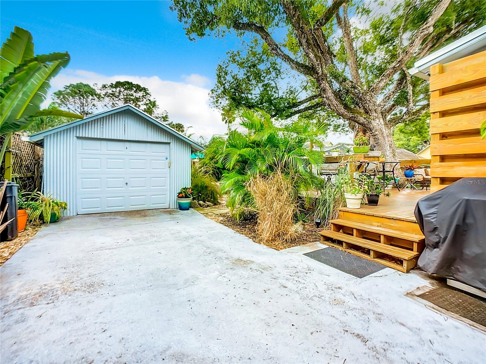 FINNEGANS NEW SMYRNA - Residential