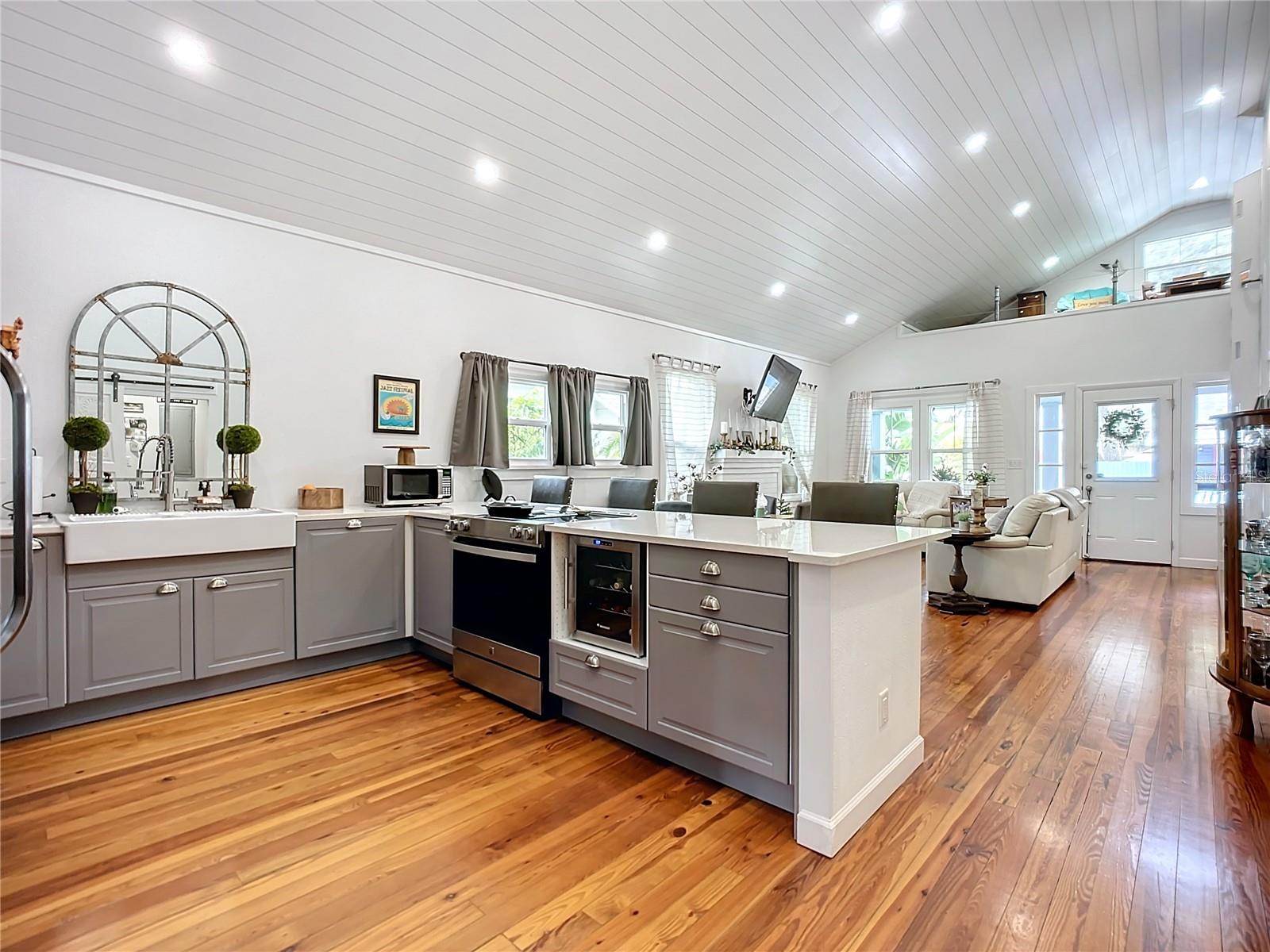 FINNEGANS NEW SMYRNA - Residential