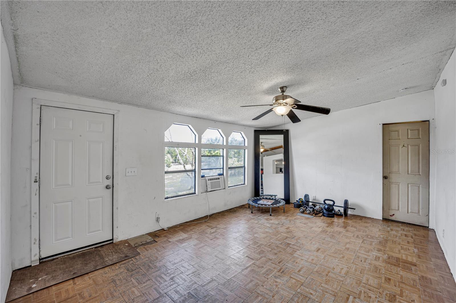 UNINCORPORATED LAKE COUNTY -MINNEOLA - Residential