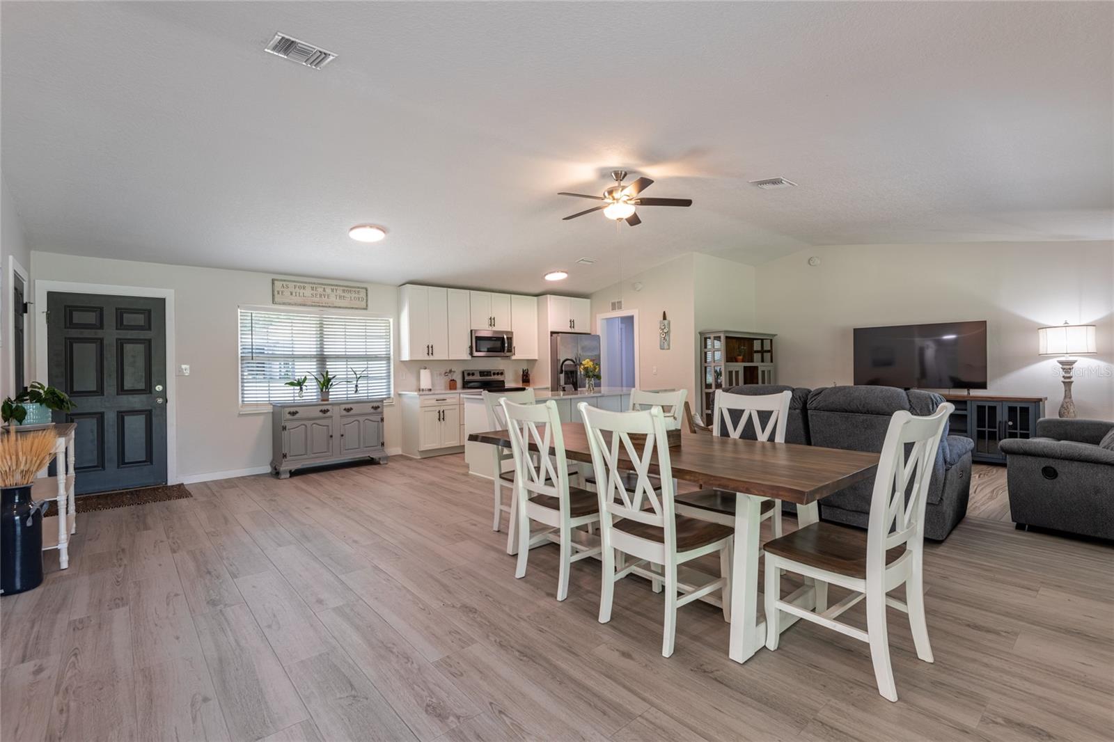 PASCO LAKE ESTATES - Residential
