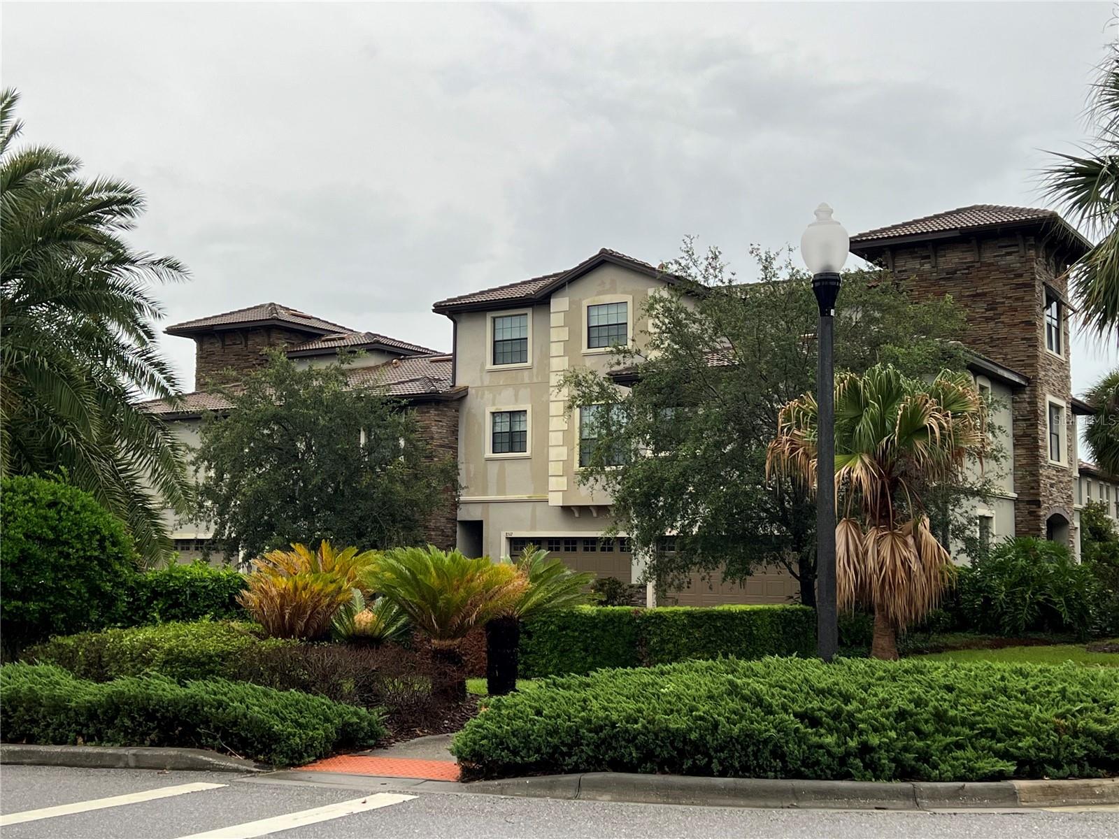 8512 PLAYER POINT DRIVE