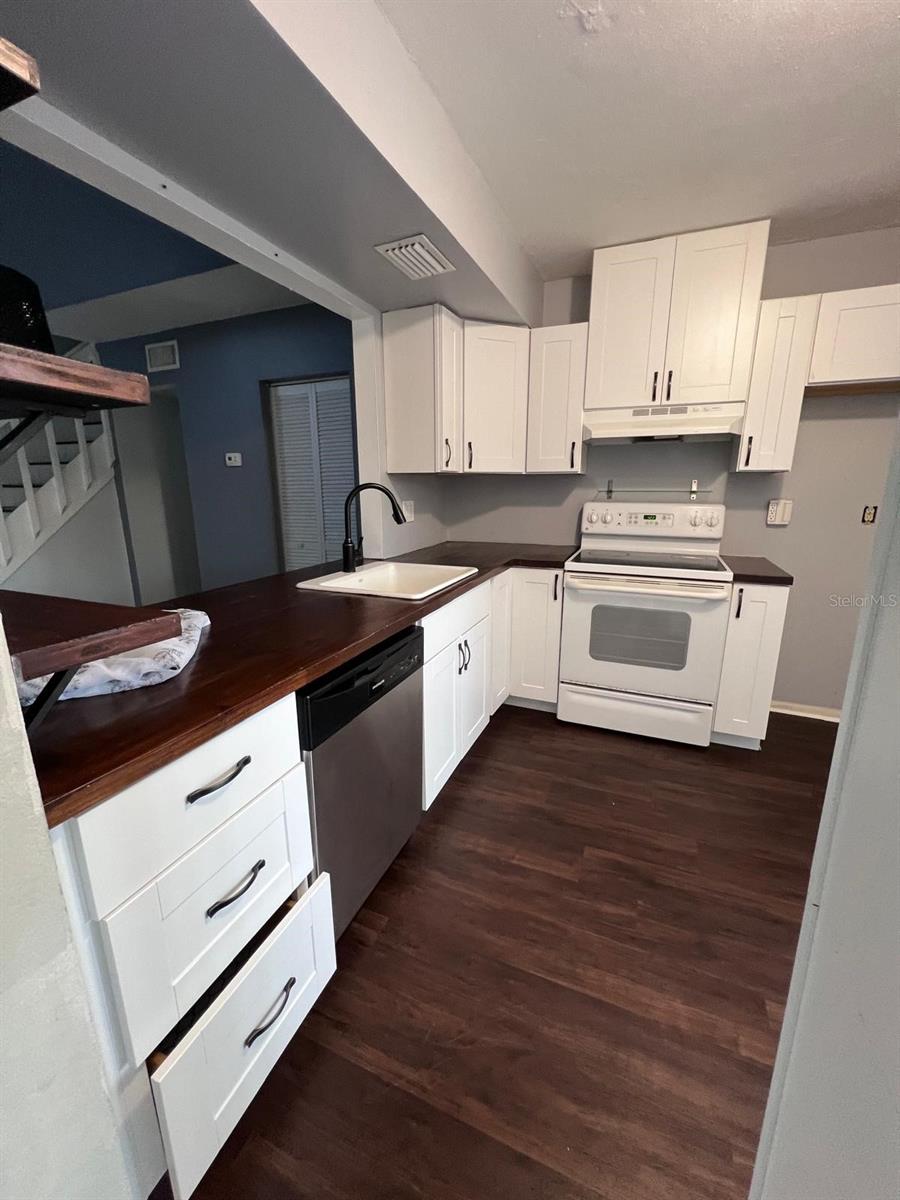 SUNSET GROVE CONDO - Residential Lease