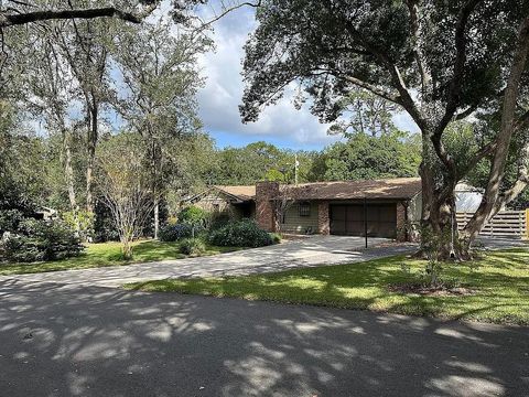 A home in DELAND