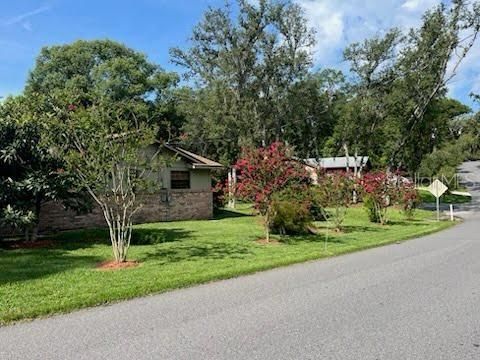 A home in DELAND