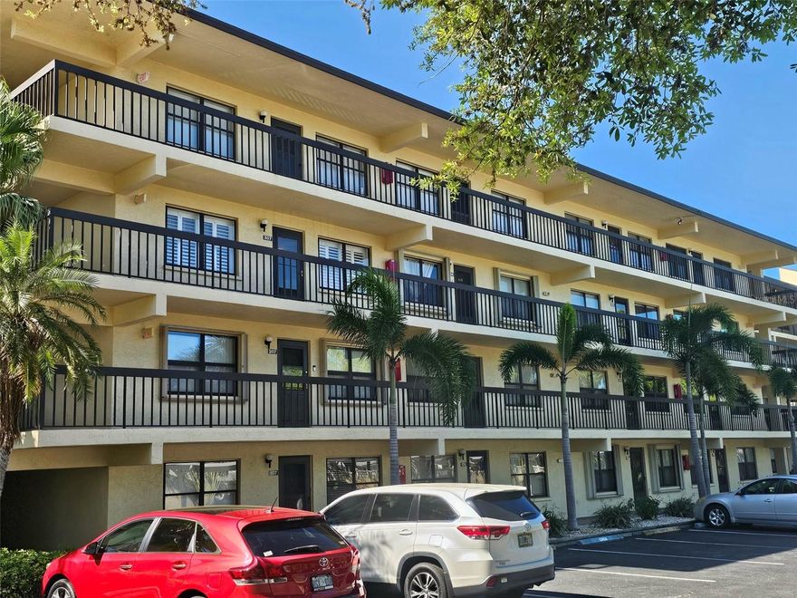 Experience true Florida living in this fully furnished 2 bed, 2 bath condo in a gated community. Enjoy a beautifully updated kitchen, plus easy access to beaches, shopping, and dining. Move-in ready and perfect for seasonal or year-round living!