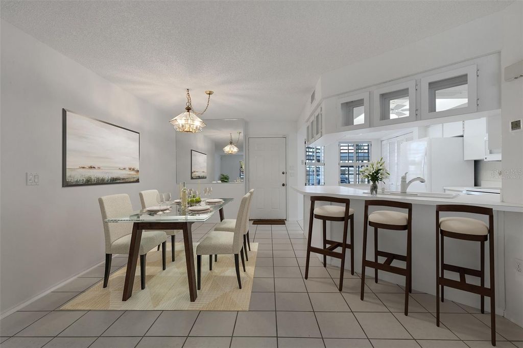 Photo of 528 W Venice Avenue # 1, Venice, FL 34285 (MLS # N6143972)