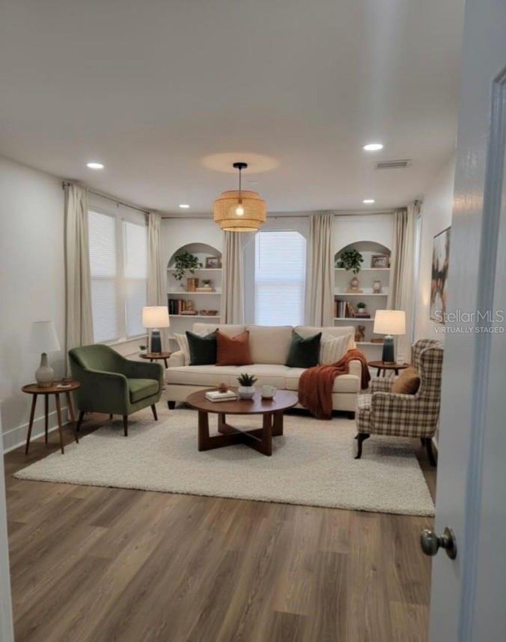 Photo of 709 James St, Tampa, FL 33603 (MLS # TB8512951)