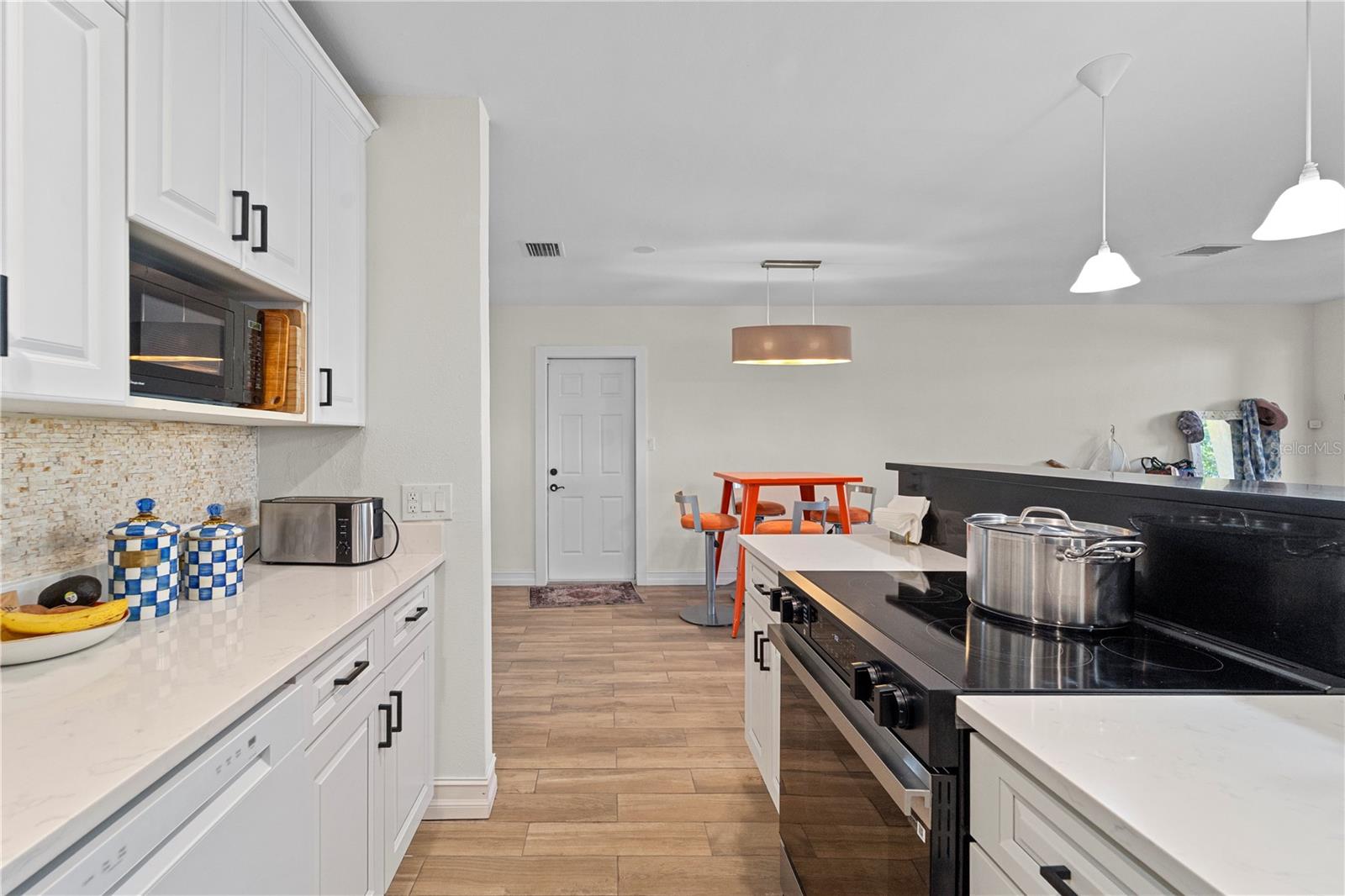 THREE PALMS POINT - Residential