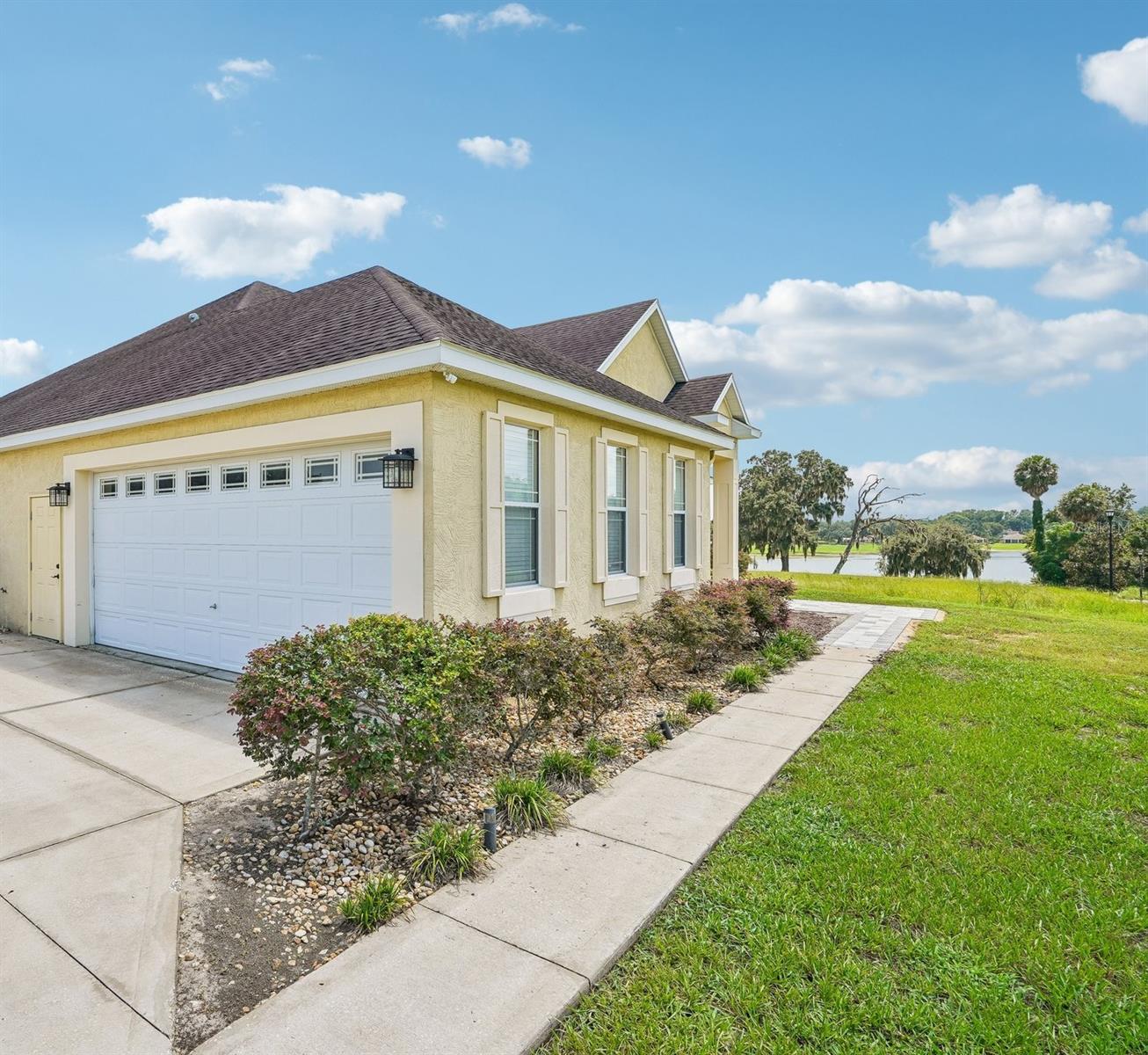 1113 MYRTLE BREEZES CT