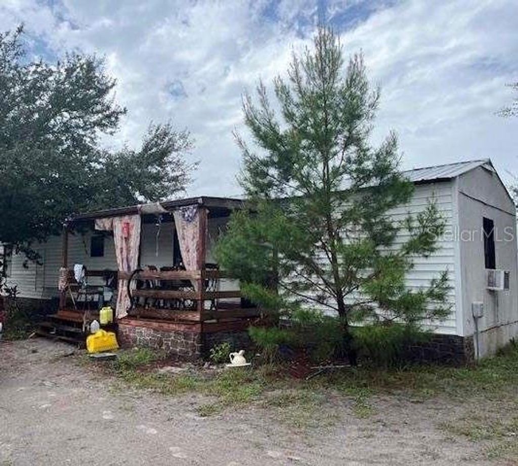 Photo of 42901 Jewell Drive, Deland, FL 32720 (MLS # V4945368)