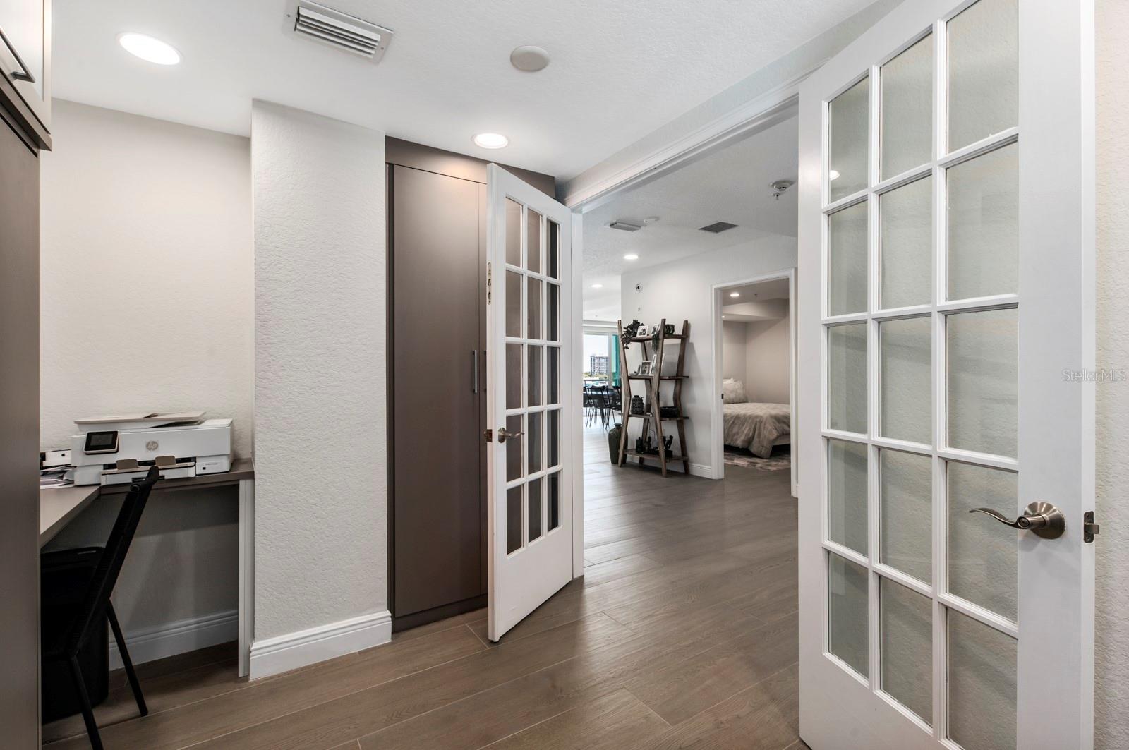 HARBOR VIEW ON GOLDEN GATE POINT - Residential