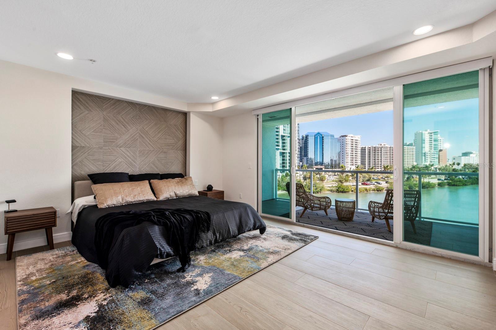 HARBOR VIEW ON GOLDEN GATE POINT - Residential