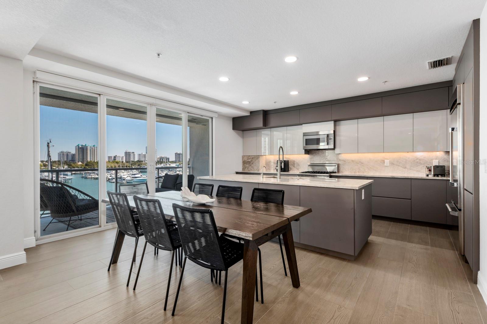 HARBOR VIEW ON GOLDEN GATE POINT - Residential