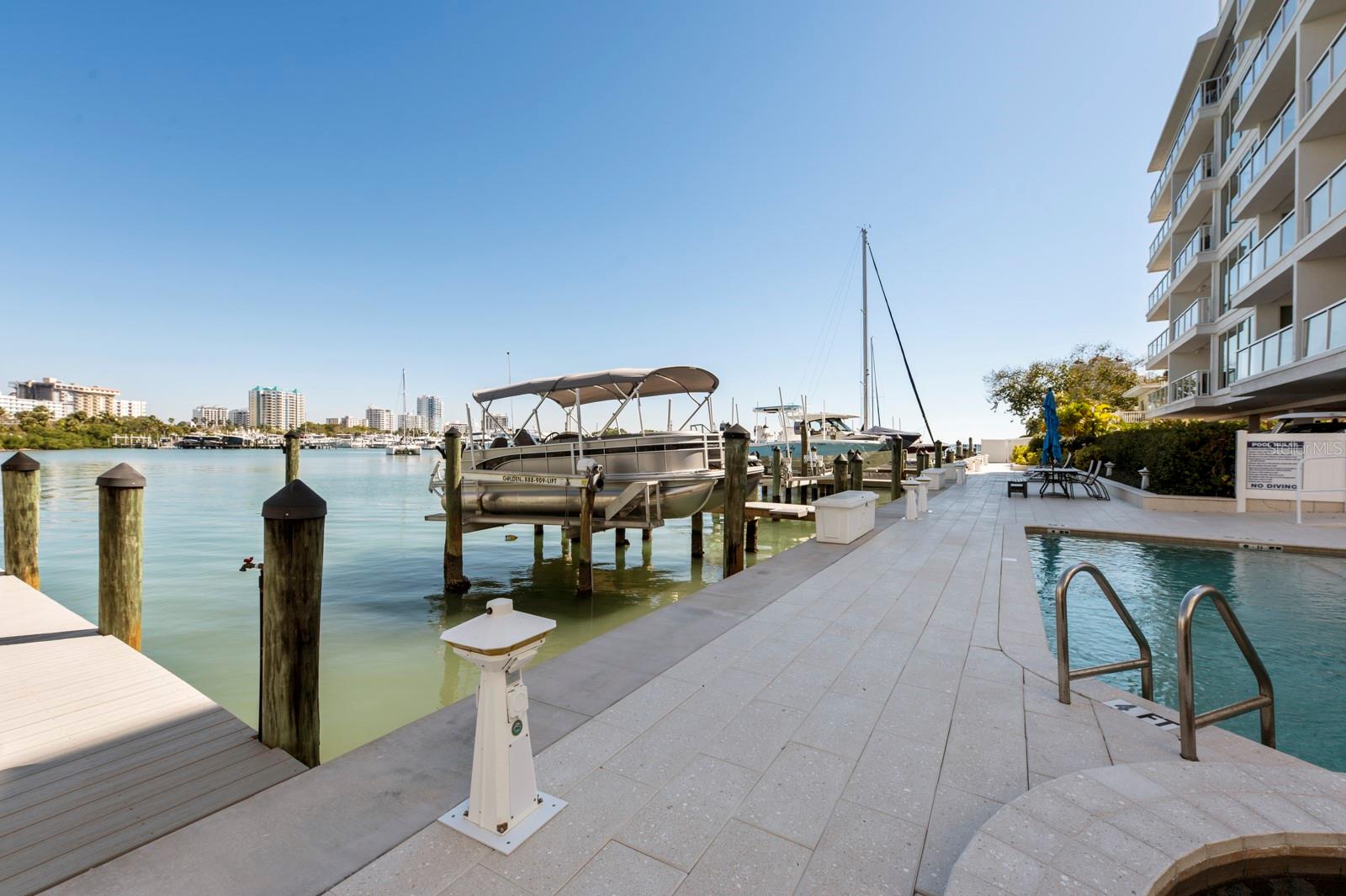 HARBOR VIEW ON GOLDEN GATE POINT - Residential