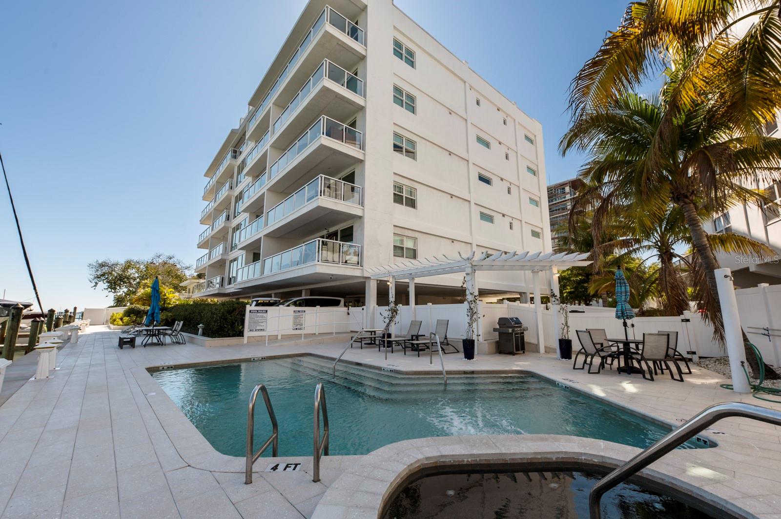 HARBOR VIEW ON GOLDEN GATE POINT - Residential