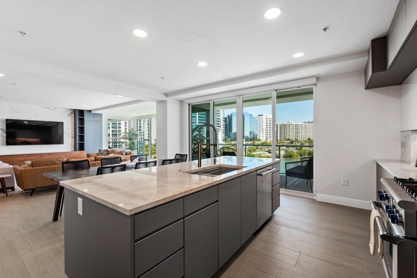 HARBOR VIEW ON GOLDEN GATE POINT - Residential