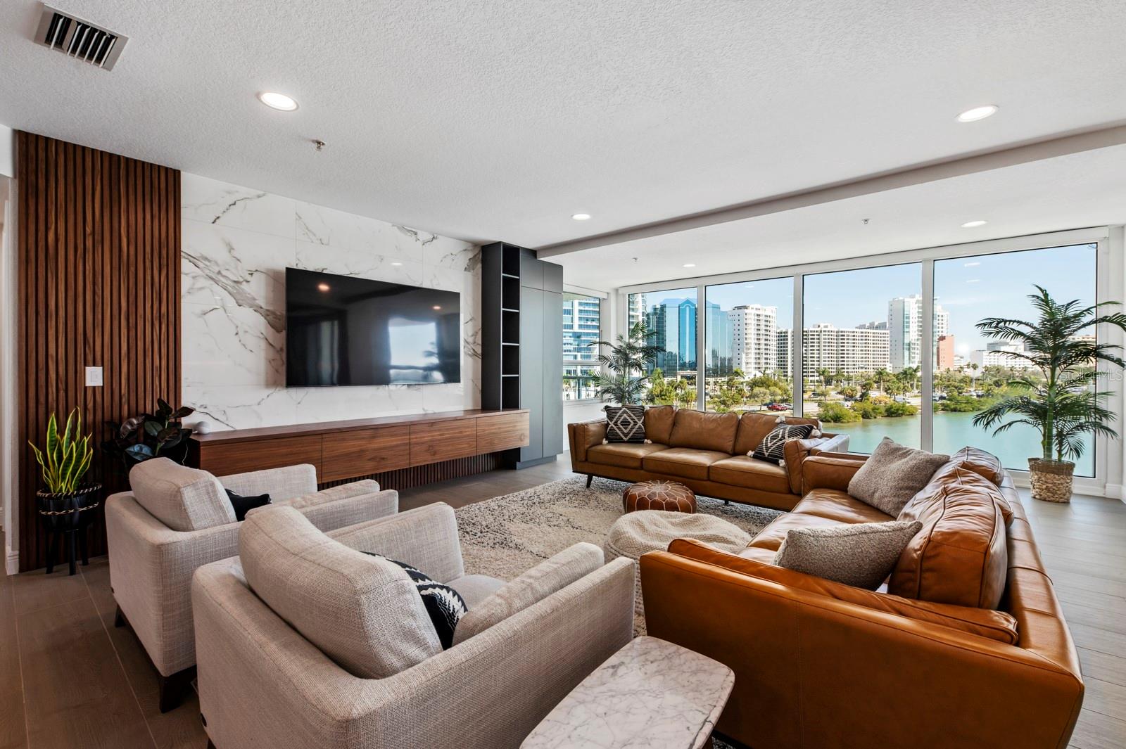 HARBOR VIEW ON GOLDEN GATE POINT - Residential