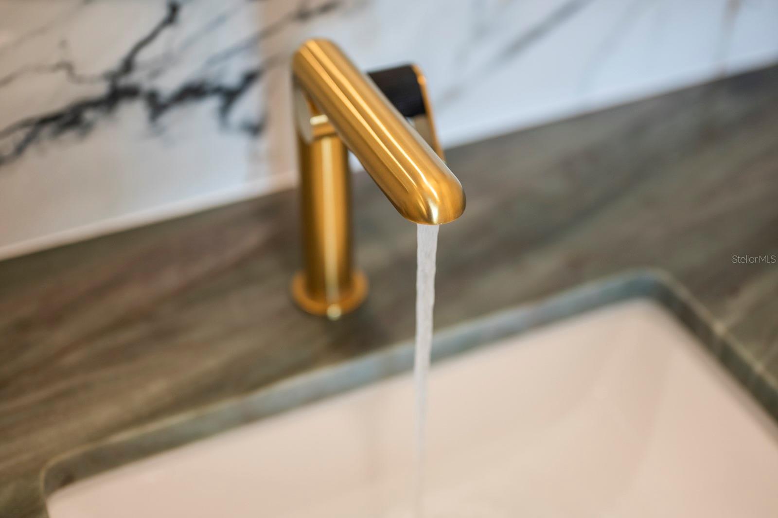 HARBOR VIEW ON GOLDEN GATE POINT - Residential