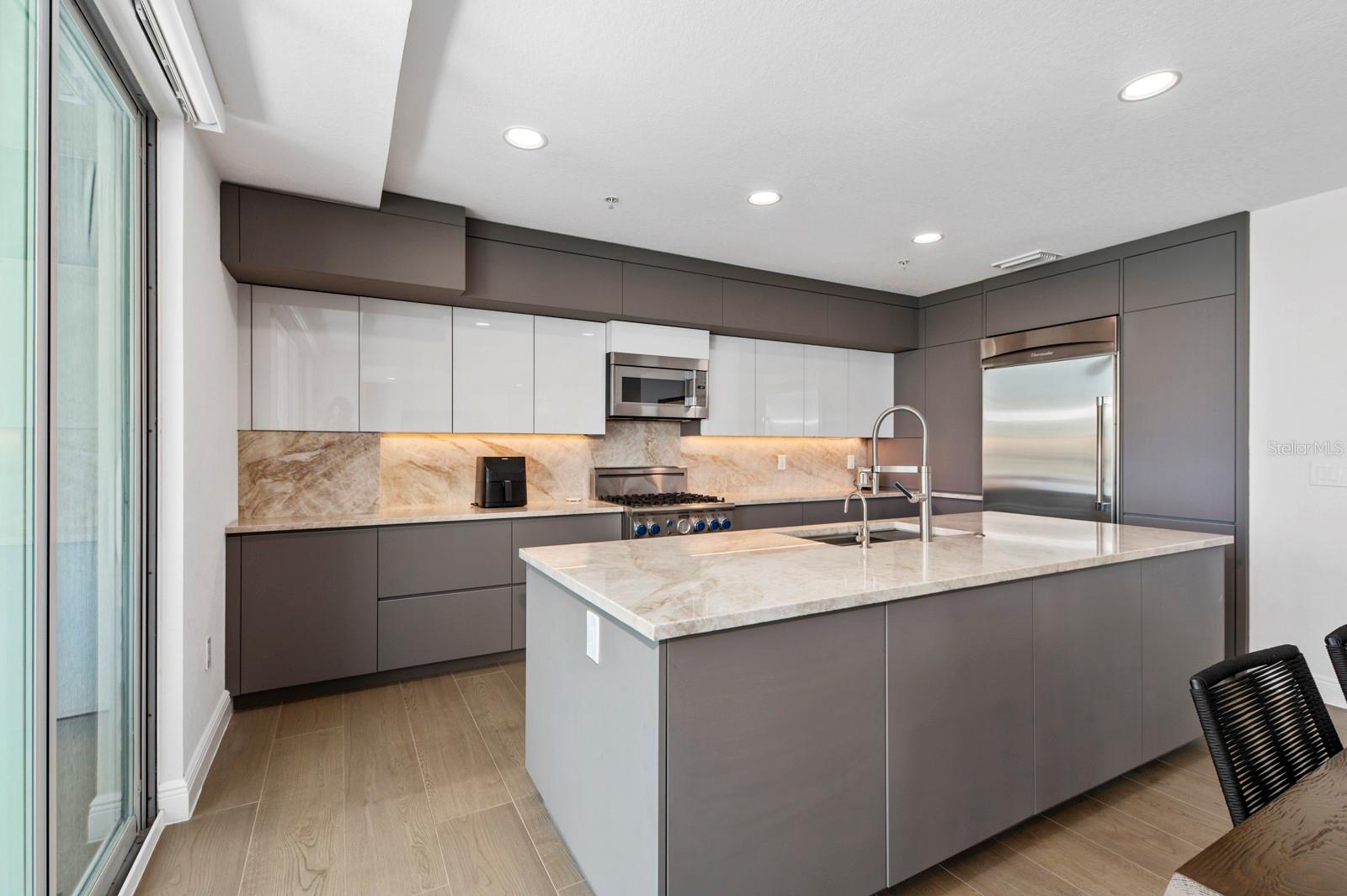 HARBOR VIEW ON GOLDEN GATE POINT - Residential